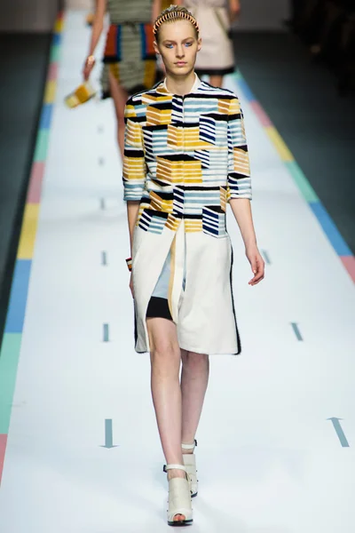 Look 7
